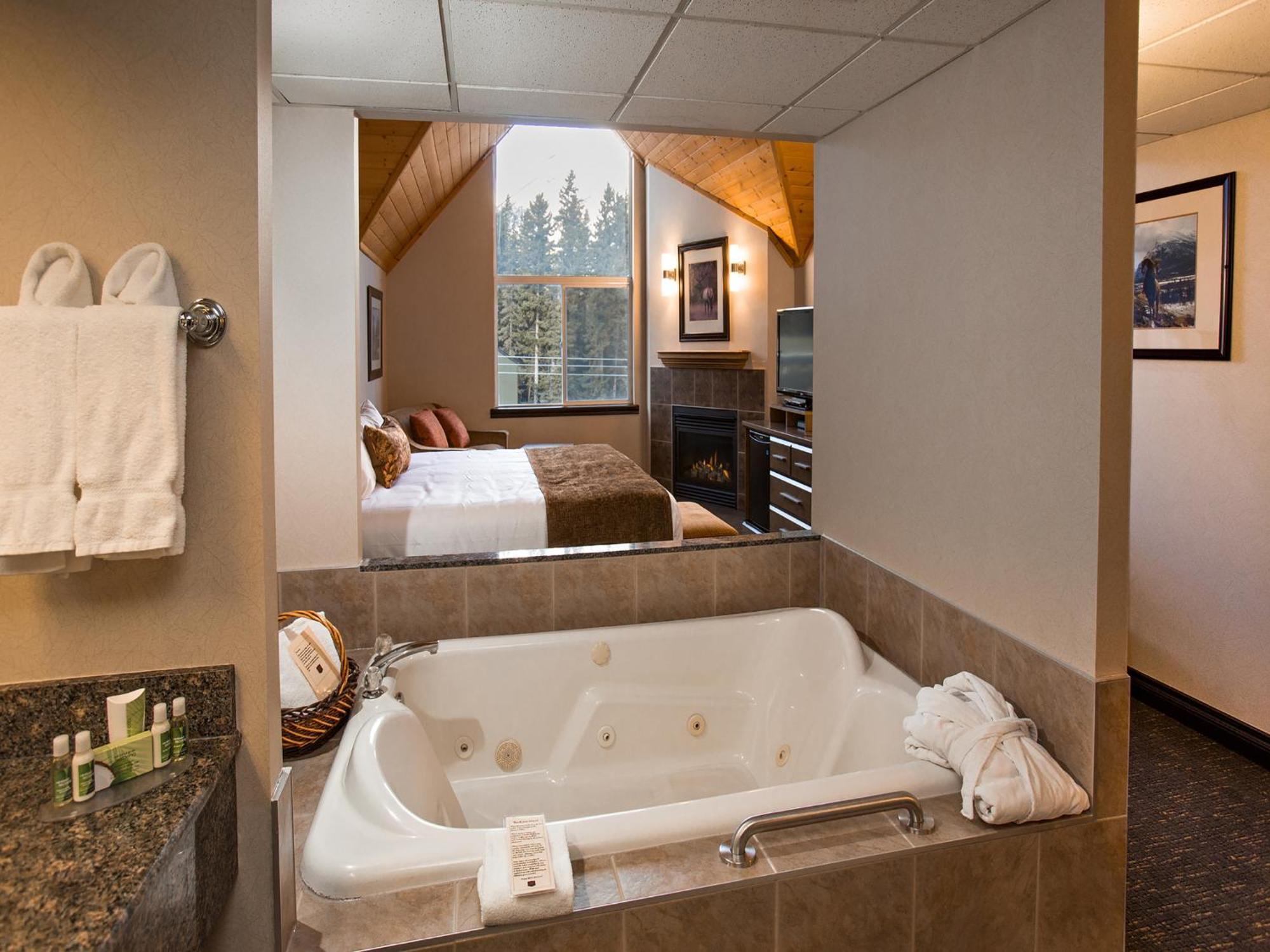 King Suite Jetted Tub,1277674294:JPEG