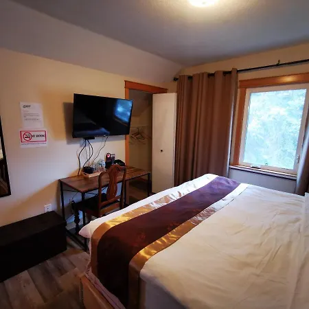 Riverfront Estate Bed&Breakfast Banff-2